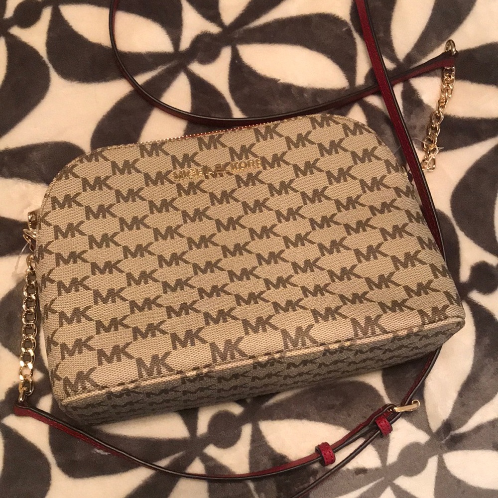 Handbag MK โฅ๏ธ - Picture 3 of 4